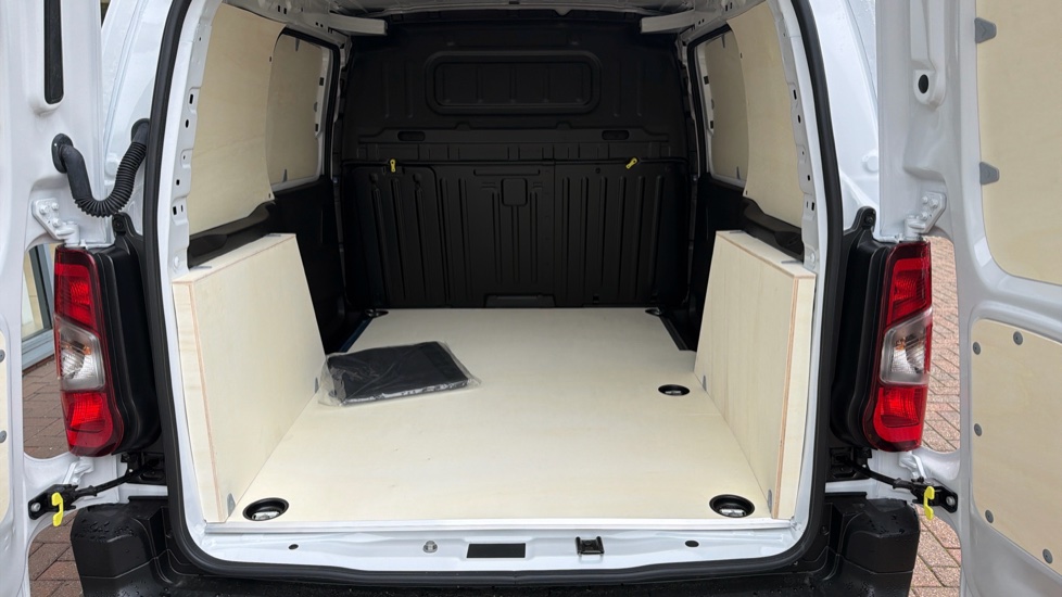 Toyota Proace City L1 Diesel 1.5D 100 Icon Van - Image 13