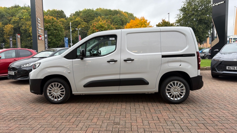 Toyota Proace City L1 Diesel 1.5D 100 Icon Van - Image 24
