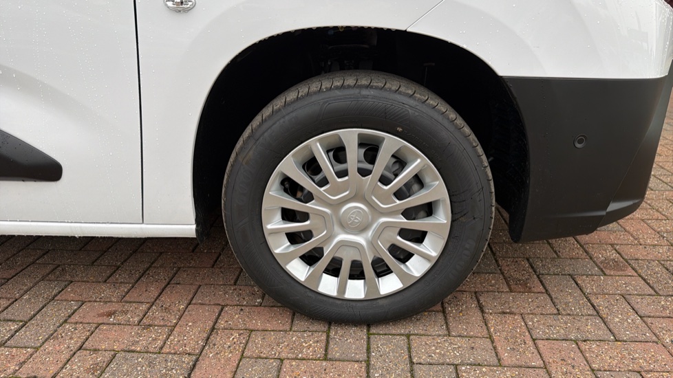 Toyota Proace City L1 Diesel 1.5D 100 Icon Van - Image 40