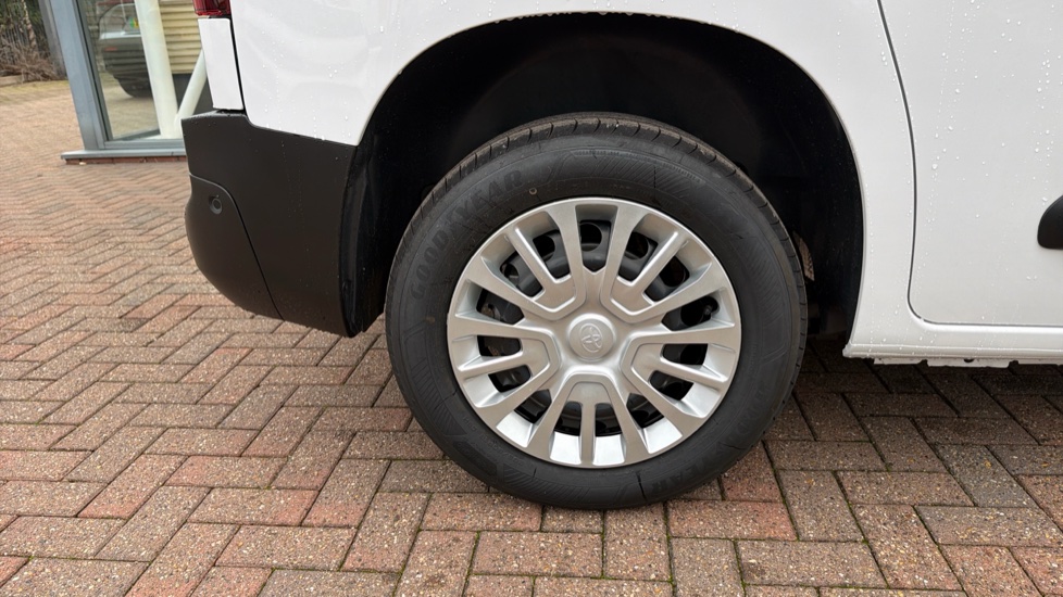 Toyota Proace City L1 Diesel 1.5D 100 Icon Van - Image 41
