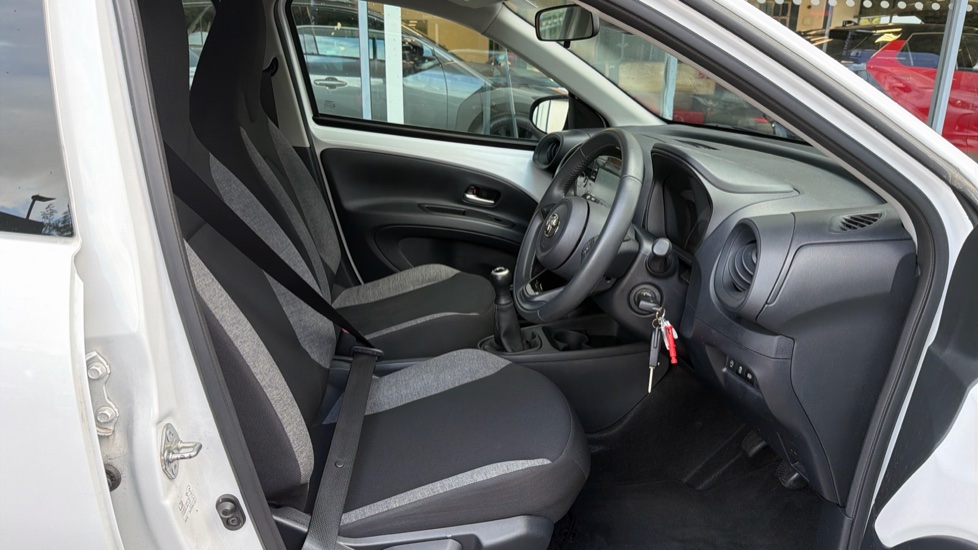 Toyota Aygo X 1.0 VVT-i Pure 5dr Petrol Hatchback - Image 12