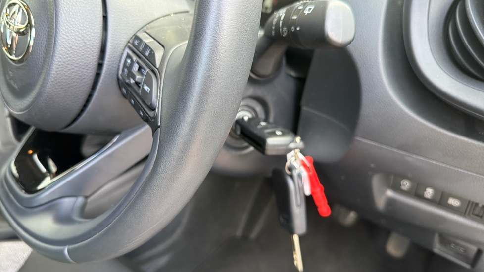 Toyota Aygo X 1.0 VVT-i Pure 5dr Petrol Hatchback - Image 16