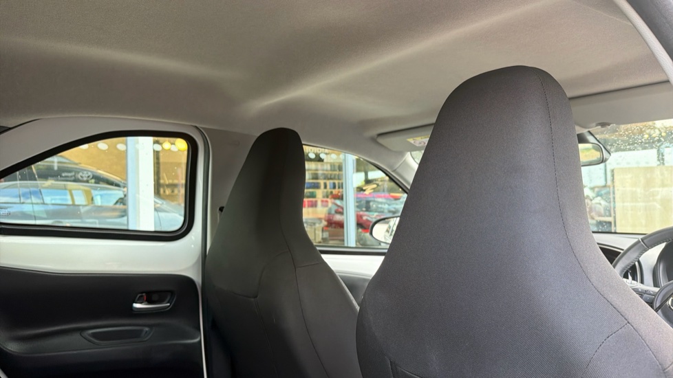 Toyota Aygo X 1.0 VVT-i Pure 5dr Petrol Hatchback - Image 19