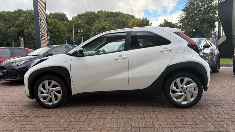 Toyota Aygo X 1.0 VVT-i Pure 5dr Petrol Hatchback - Image 24