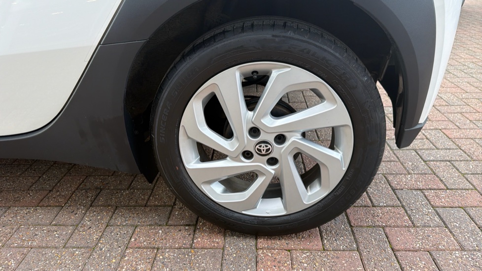 Toyota Aygo X 1.0 VVT-i Pure 5dr Petrol Hatchback - Image 43