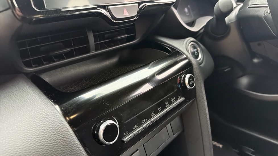 Toyota Yaris Cross 1.5 Hybrid Icon 5dr CVT Hybrid Estate - Image 16