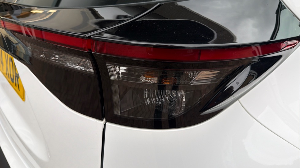 Toyota Yaris Cross 1.5 Hybrid Icon 5dr CVT Hybrid Estate - Image 21
