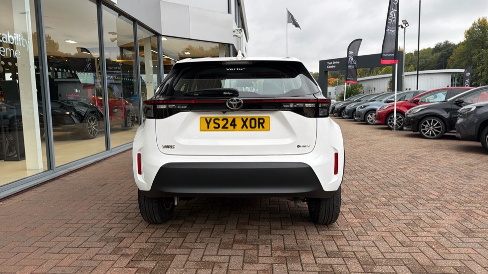 Toyota Yaris Cross 1.5 Hybrid Icon 5dr CVT Hybrid Estate - Image 26