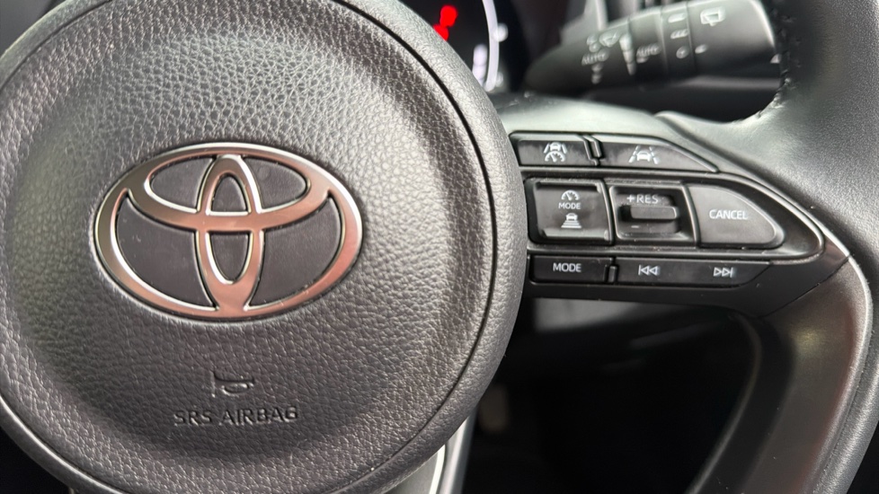 Toyota Yaris Cross 1.5 Hybrid Icon 5dr CVT Hybrid Estate - Image 37