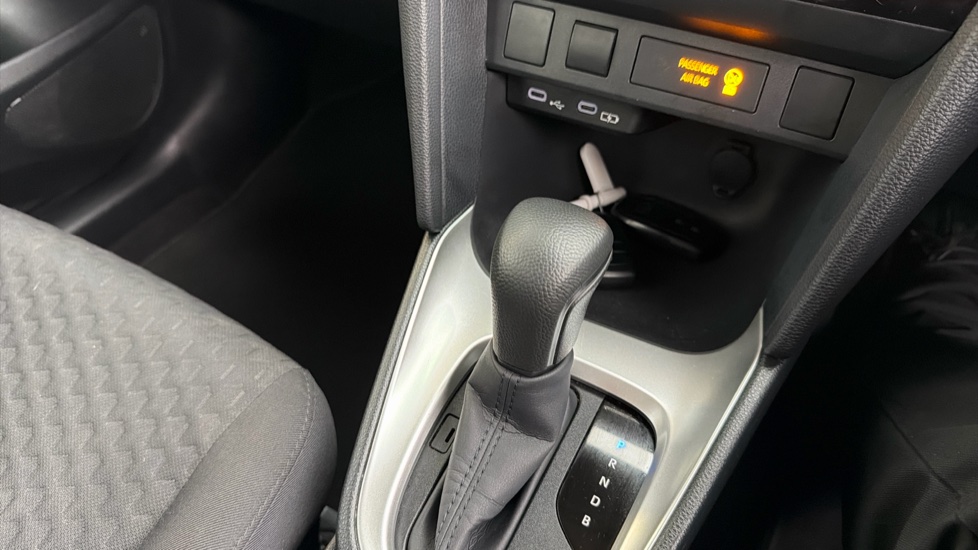 Toyota Yaris Cross 1.5 Hybrid Icon 5dr CVT Hybrid Estate - Image 39