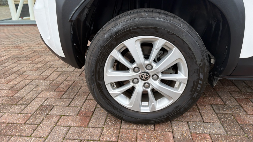 Toyota Yaris Cross 1.5 Hybrid Icon 5dr CVT Hybrid Estate - Image 41