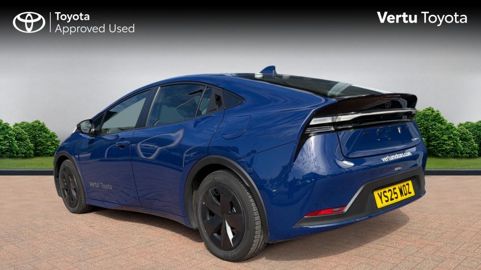 Toyota Prius 2.0 PHEV Design 5dr CVT Hatchback - Image 4