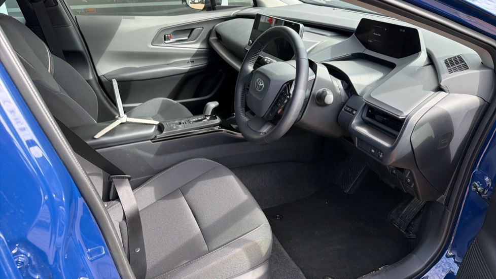 Toyota Prius 2.0 PHEV Design 5dr CVT Hatchback - Image 12