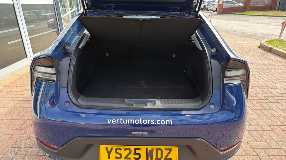 Toyota Prius 2.0 PHEV Design 5dr CVT Hatchback - Image 13