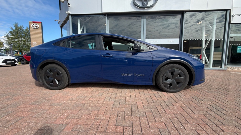 Toyota Prius 2.0 PHEV Design 5dr CVT Hatchback - Image 23