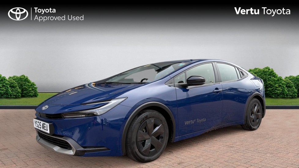Toyota Prius 2.0 PHEV Design 5dr CVT Hatchback - Image 3