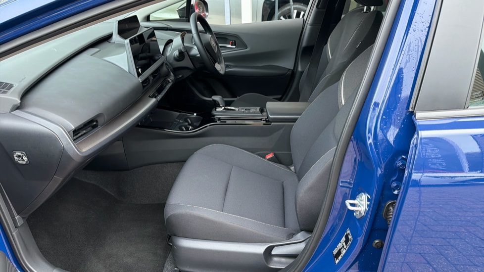 Toyota Prius 2.0 PHEV Design 5dr CVT Hatchback - Image 10