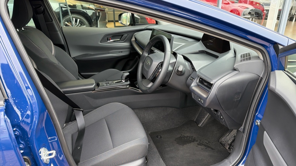 Toyota Prius 2.0 PHEV Design 5dr CVT Hatchback - Image 11