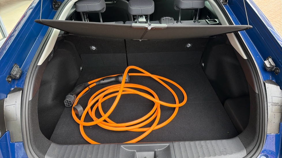 Toyota Prius 2.0 PHEV Design 5dr CVT Hatchback - Image 14