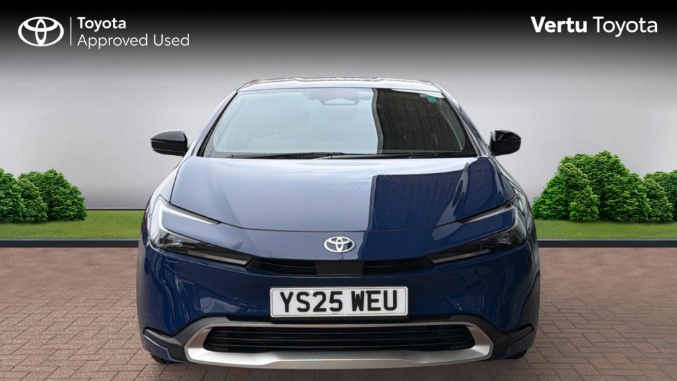 Toyota Prius 2.0 PHEV Design 5dr CVT Hatchback - Image 15