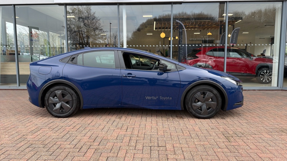 Toyota Prius 2.0 PHEV Design 5dr CVT Hatchback - Image 16