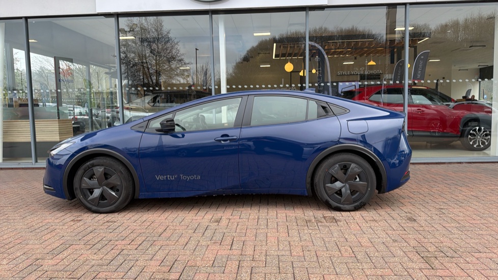 Toyota Prius 2.0 PHEV Design 5dr CVT Hatchback - Image 17