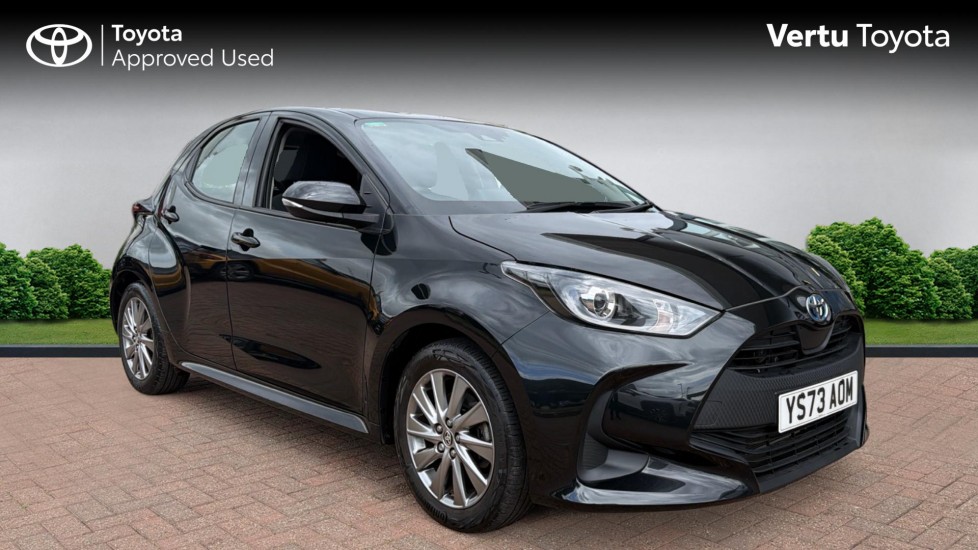 Toyota Yaris 1.5 Hybrid Icon 5dr CVT Hybrid Hatchback - Image 1