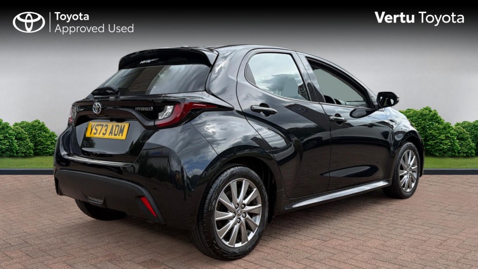 Toyota Yaris 1.5 Hybrid Icon 5dr CVT Hybrid Hatchback - Image 2