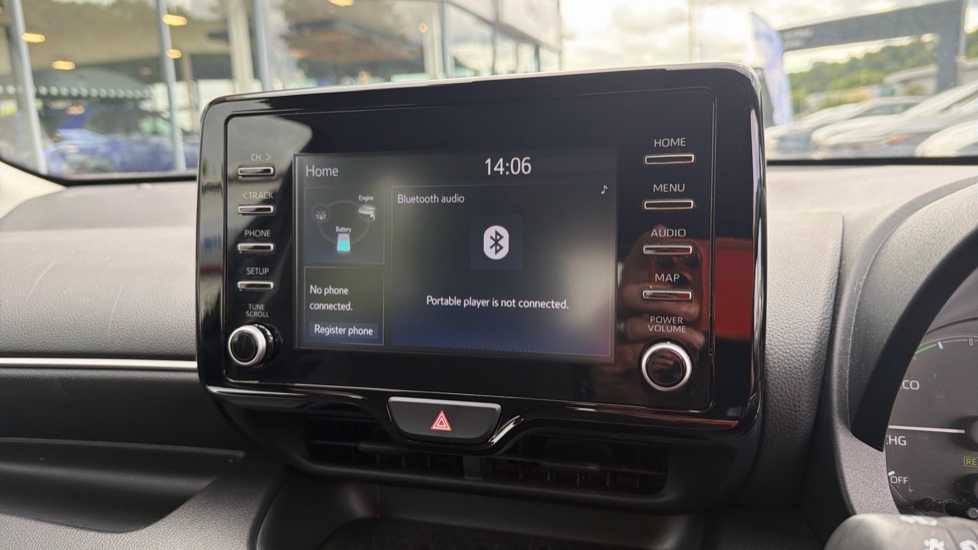 Toyota Yaris 1.5 Hybrid Icon 5dr CVT Hybrid Hatchback - Image 9