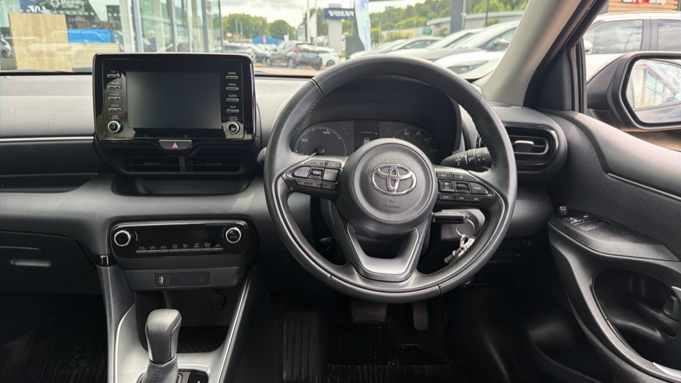 Toyota Yaris 1.5 Hybrid Icon 5dr CVT Hybrid Hatchback - Image 10