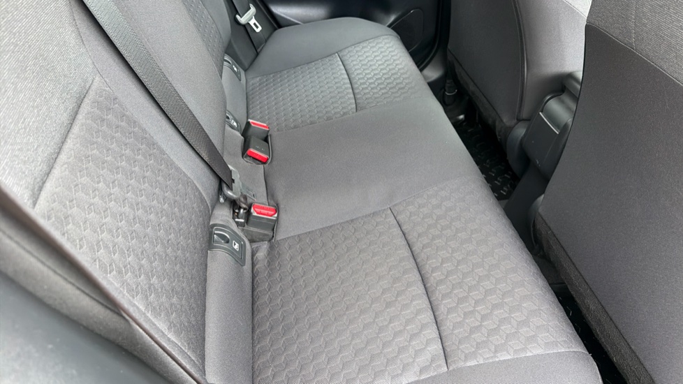 Toyota Yaris 1.5 Hybrid Icon 5dr CVT Hybrid Hatchback - Image 17