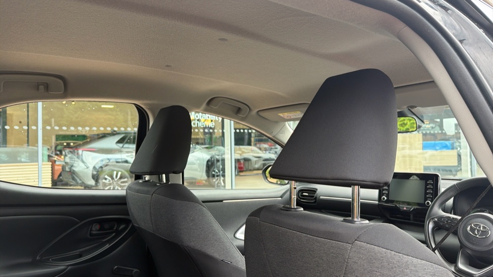 Toyota Yaris 1.5 Hybrid Icon 5dr CVT Hybrid Hatchback - Image 19