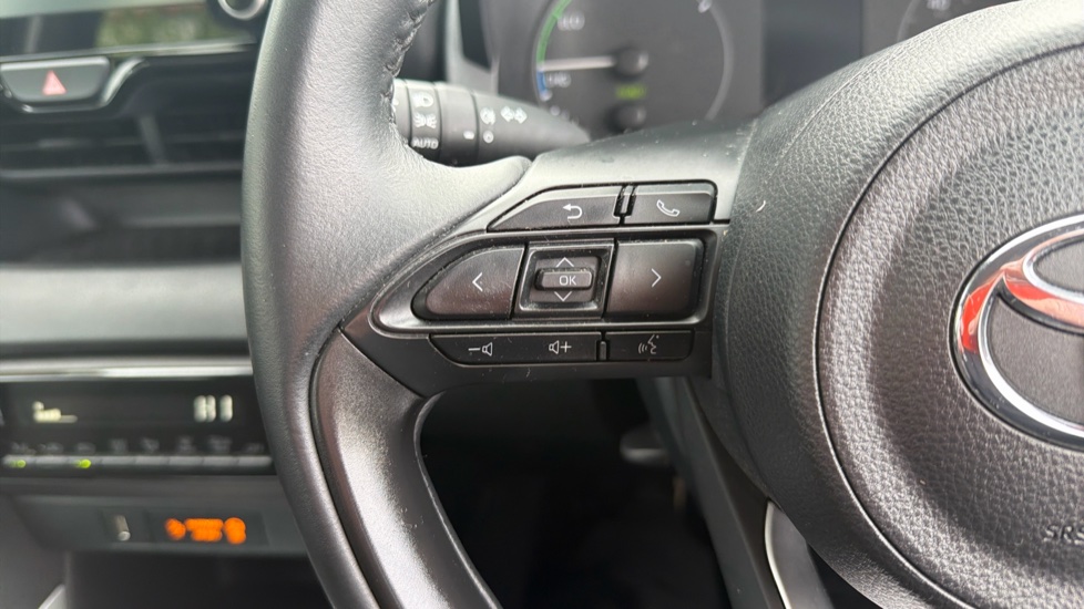 Toyota Yaris 1.5 Hybrid Icon 5dr CVT Hybrid Hatchback - Image 36