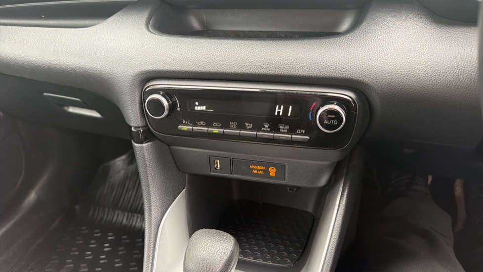 Toyota Yaris 1.5 Hybrid Icon 5dr CVT Hybrid Hatchback - Image 38