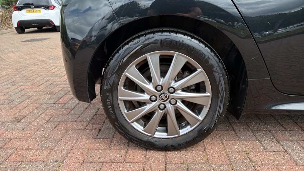 Toyota Yaris 1.5 Hybrid Icon 5dr CVT Hybrid Hatchback - Image 41