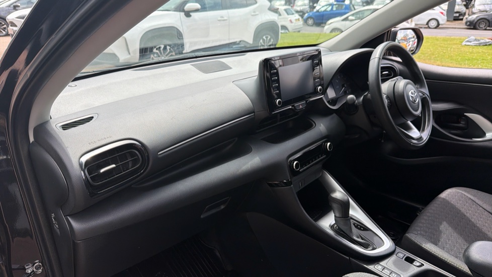 Toyota Yaris 1.5 Hybrid Icon 5dr CVT Hybrid Hatchback - Image 44