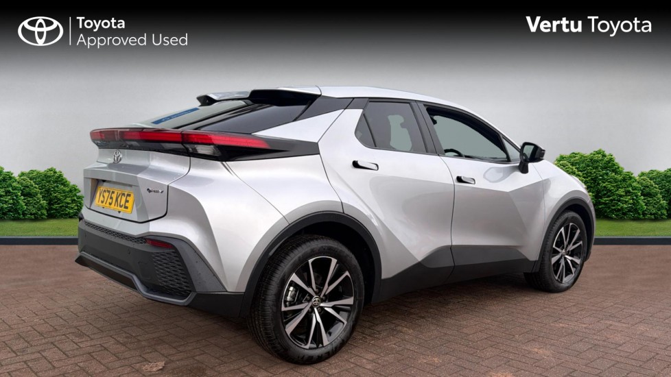 Toyota C-HR 1.8 Hybrid Design 5dr CVT Hybrid Hatchback - Image 2