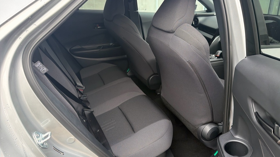 Toyota C-HR 1.8 Hybrid Design 5dr CVT Hybrid Hatchback - Image 12