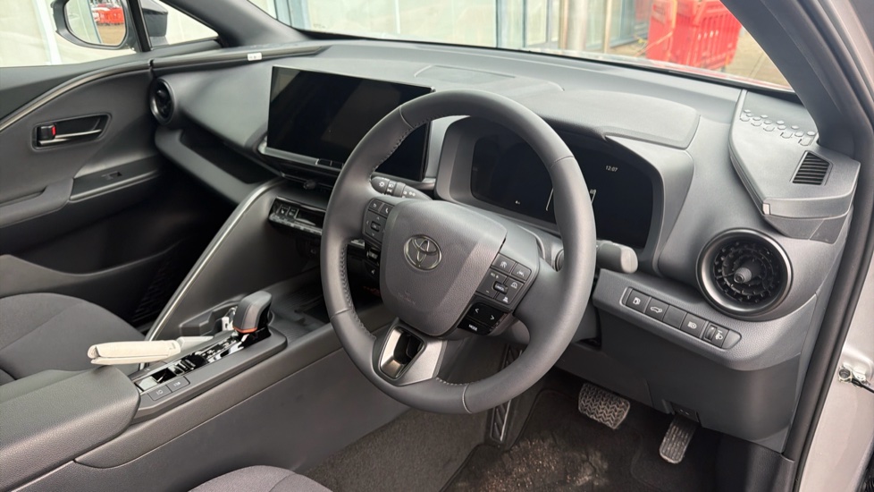 Toyota C-HR 1.8 Hybrid Design 5dr CVT Hybrid Hatchback - Image 25