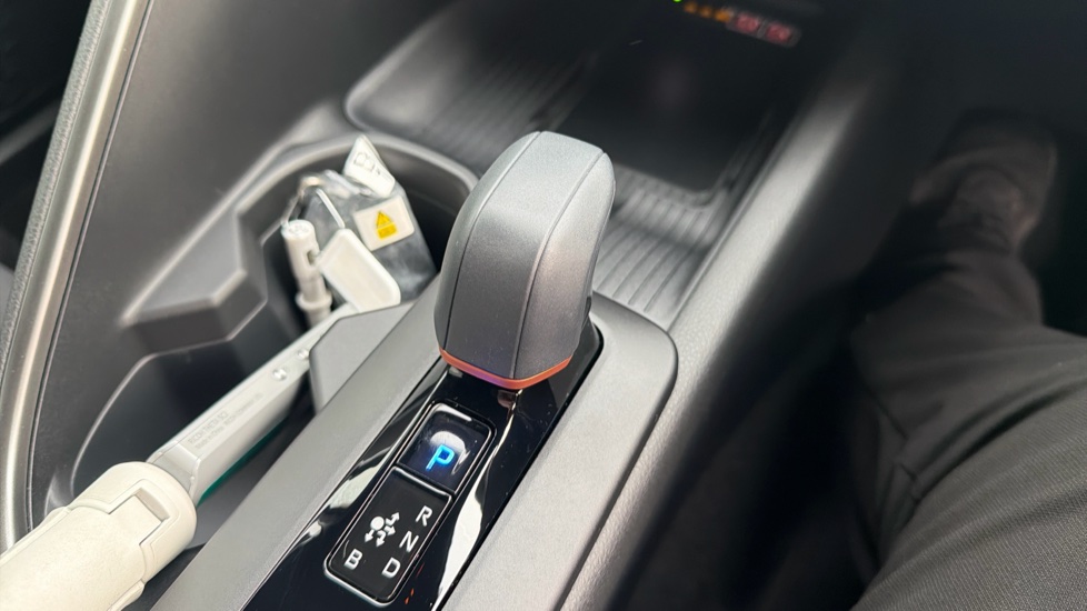 Toyota C-HR 1.8 Hybrid Design 5dr CVT Hybrid Hatchback - Image 30