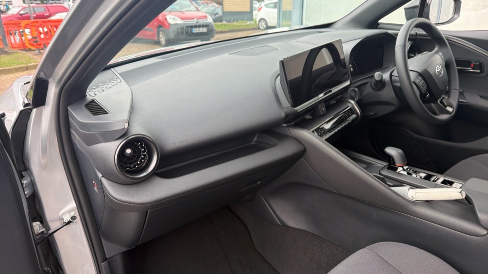 Toyota C-HR 1.8 Hybrid Design 5dr CVT Hybrid Hatchback - Image 35