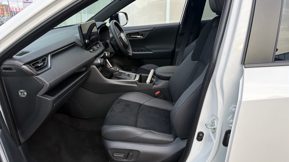 Toyota RAV4 2.5 PHEV GR Sport 5dr CVT Estate - Image 10