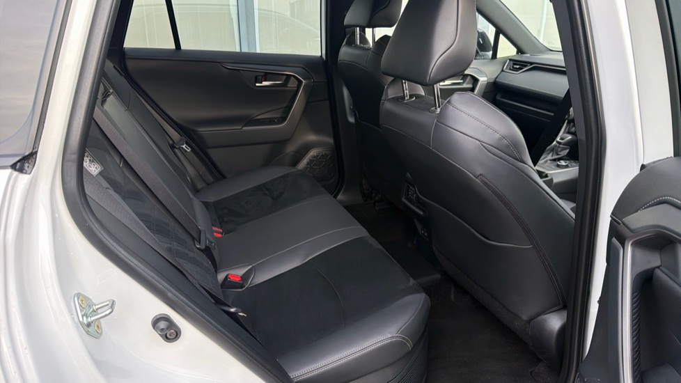 Toyota RAV4 2.5 PHEV GR Sport 5dr CVT Estate - Image 12