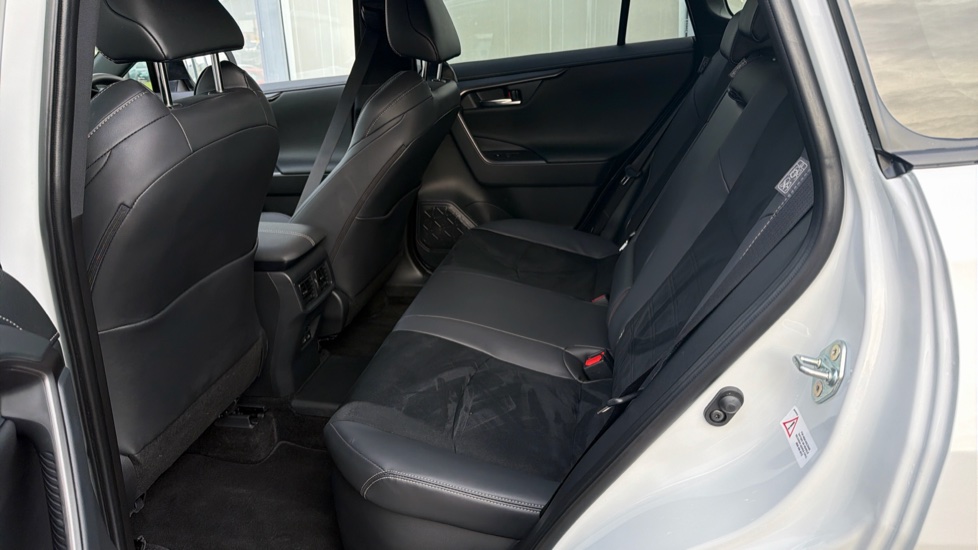 Toyota RAV4 2.5 PHEV GR Sport 5dr CVT Estate - Image 13
