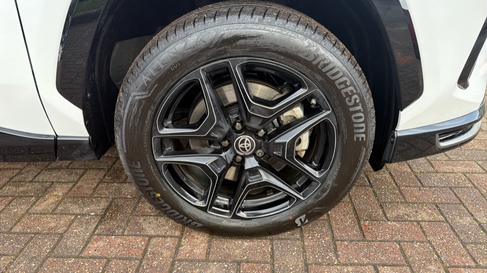 Toyota RAV4 2.5 PHEV GR Sport 5dr CVT Estate - Image 33