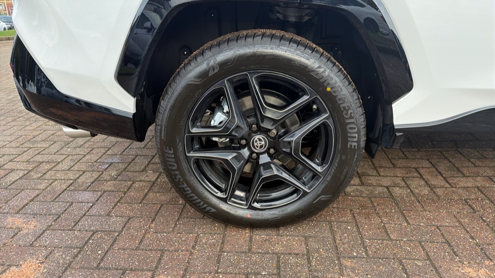 Toyota RAV4 2.5 PHEV GR Sport 5dr CVT Estate - Image 34