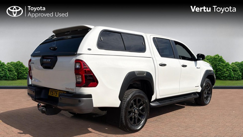 Toyota Hilux Diesel Invincible X D/Cab Pick Up 2.8 D 48V Auto - Image 2