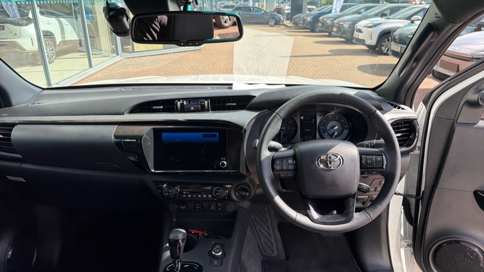 Toyota Hilux Diesel Invincible X D/Cab Pick Up 2.8 D 48V Auto - Image 6