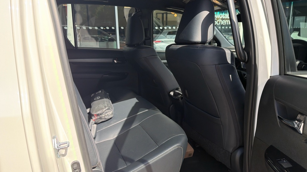 Toyota Hilux Diesel Invincible X D/Cab Pick Up 2.8 D 48V Auto - Image 8