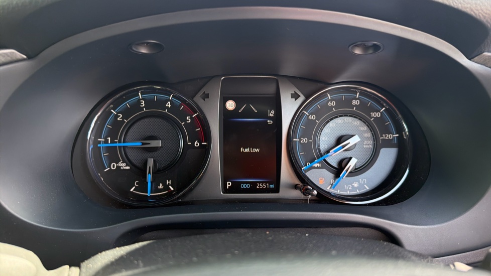 Toyota Hilux Diesel Invincible X D/Cab Pick Up 2.8 D 48V Auto - Image 11
